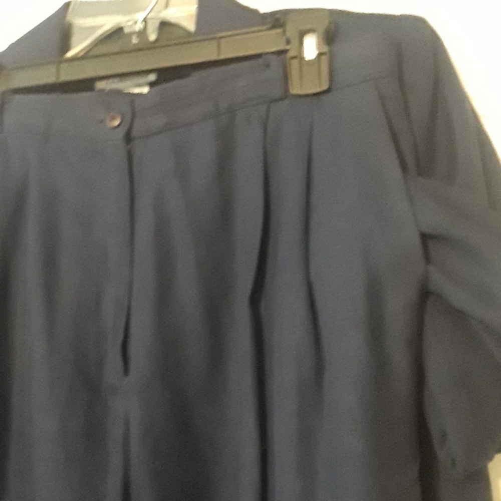 Talbots Linen Suit. - Picture 4 of 4